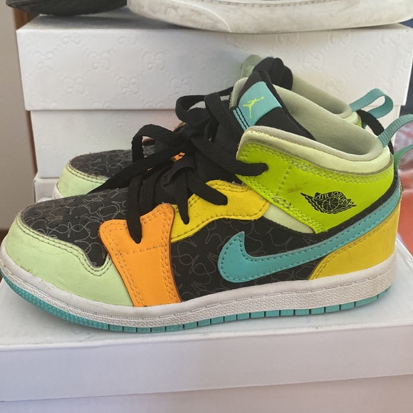 Jordan 1’s - Picture 2 of 5